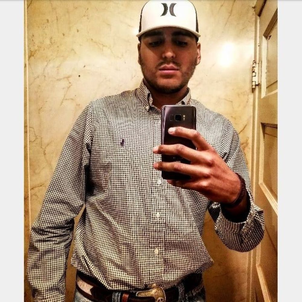 Meet your Posher, Tomas